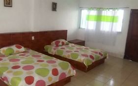 Tortugas Place Hotel Y Bungalos
